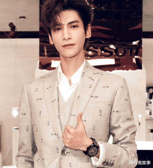 穿衣搭配 不懂就问,男明星像罗云熙这么“瘦”,真的好看吗?