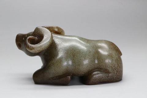 和田玉籽料|舊藏和田玉籽料“卧牛”