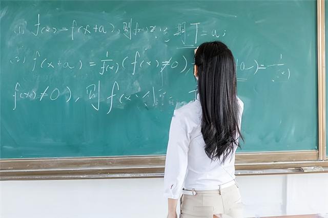 2014年女教师因烂赌负债30万,不惜委身58岁老汉,惨遭骗色酿悲剧