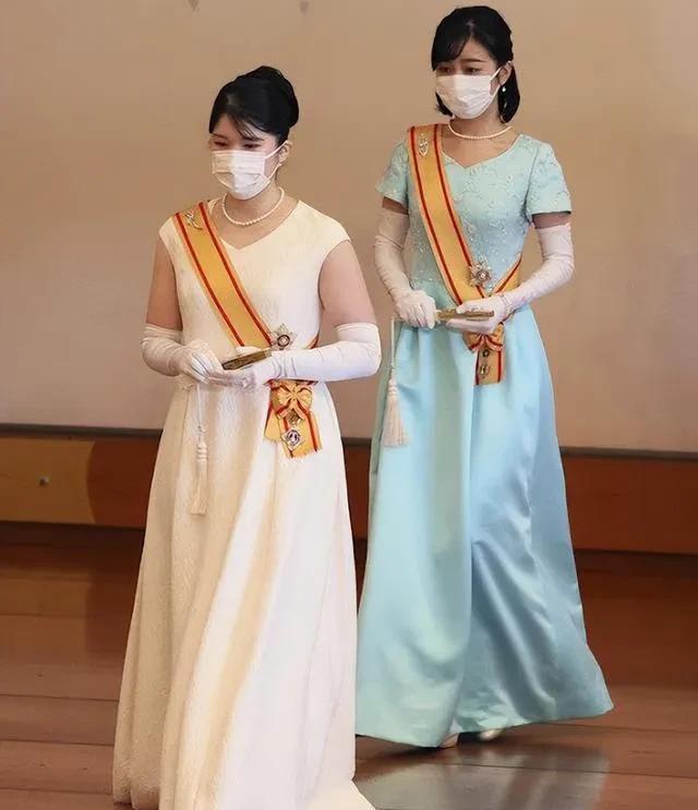 爱子公主|女王养成记:新年庆爱子公主气质绝佳,貌美佳子公主被碾压像跟班