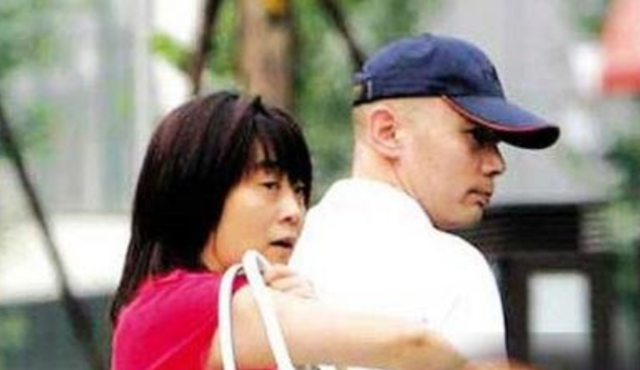 戴安娜王妃|葛优：自己“丁克”半辈子，却帮傅彪养了17年儿子，他图什么？