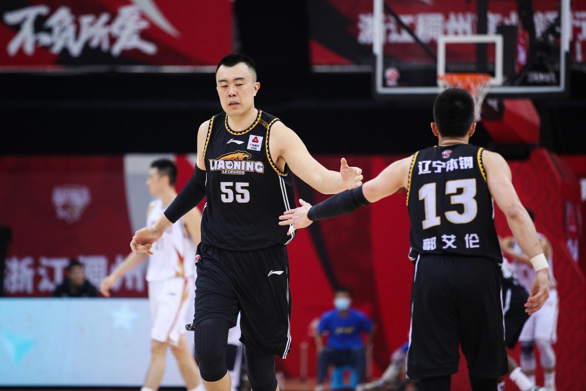 广东男篮|广东男篮放烟雾弹？42%，易建联或效仿詹姆斯，杨鸣真别掉以轻心