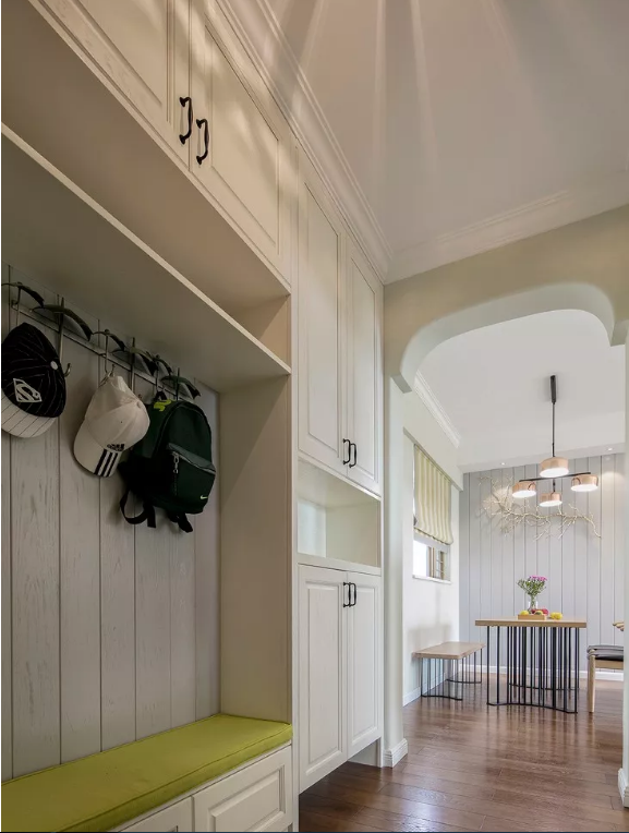 进门无玄关直冲客厅,3种完美的设计方案,瞬间多出一个小房间