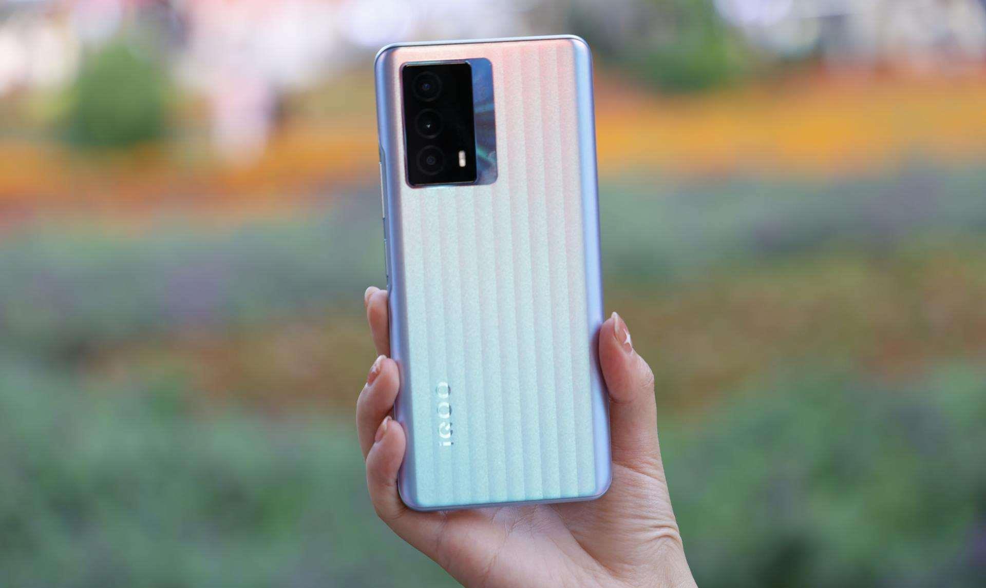 汽车|又一汽车巨头下场造手机？掌门人正式回应，网友隔空喊话董明珠