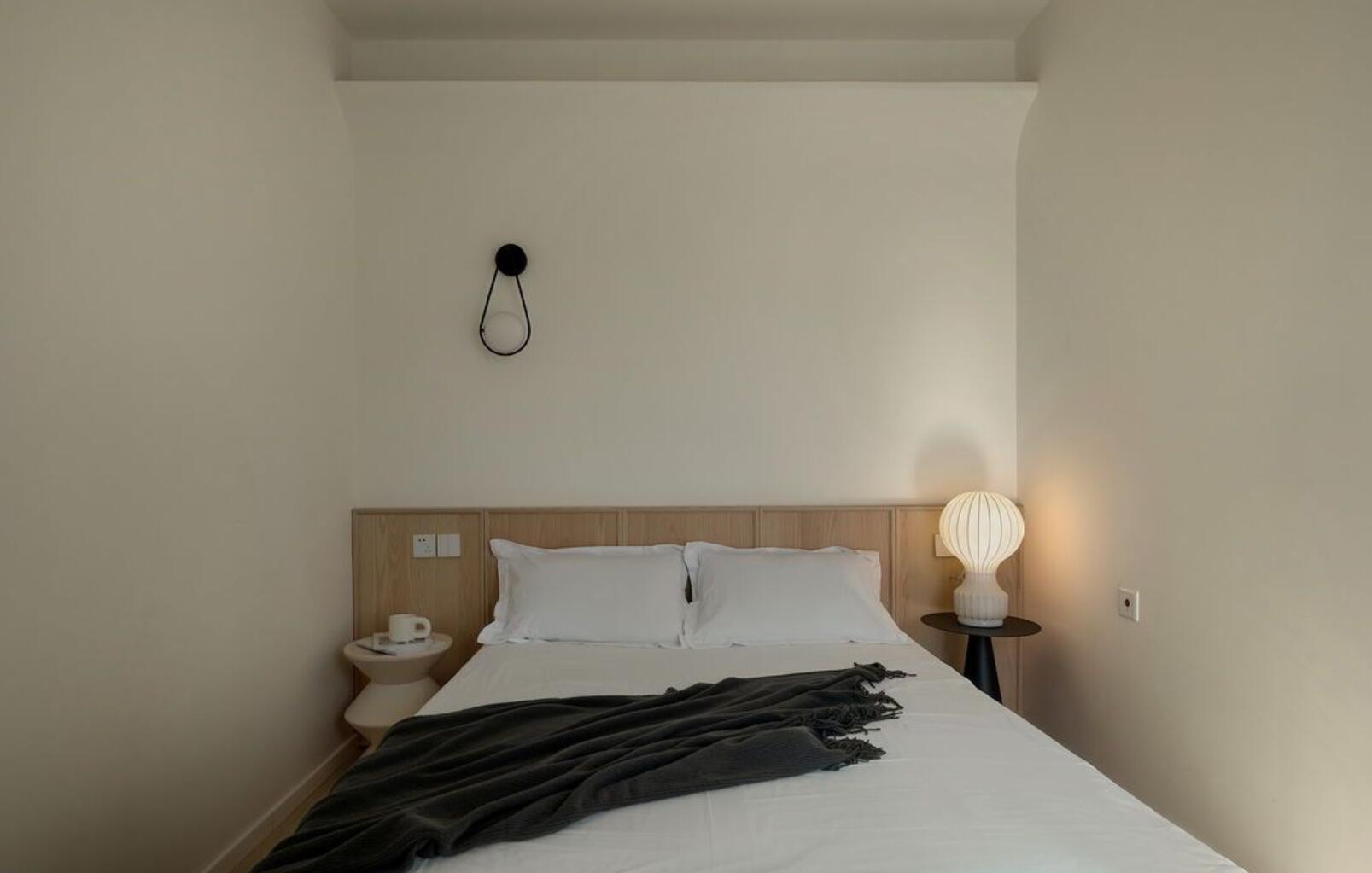 为追求极简,她绝不多打一组柜子,完工后,反而越住越大