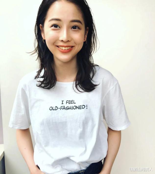 齐肩 若你过了50岁建议别留长发了，试试这4种“齐肩发”，洋气显脸小