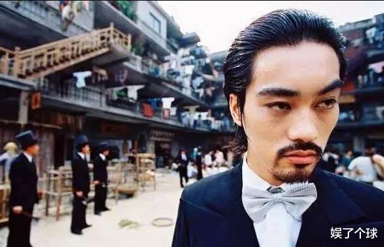 陈国坤|“斧头帮帮主”陈国坤，与星爷签8年仅2部戏，今娶黑道大佬女儿