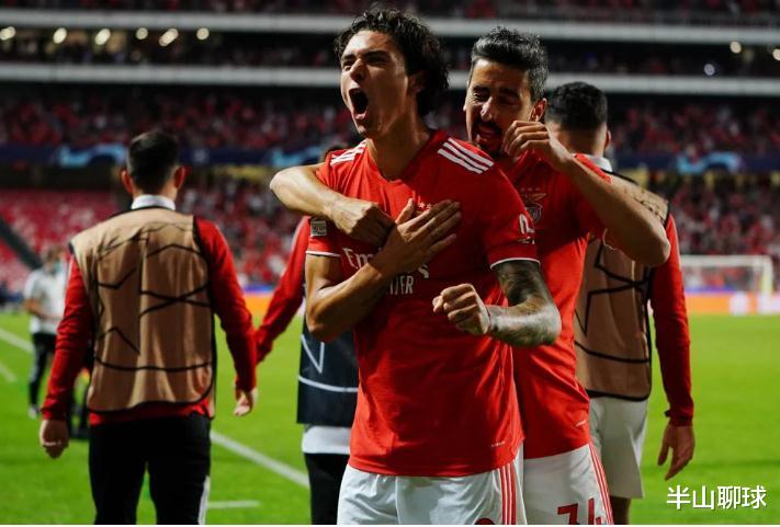 英超|从2-2到3-1！英超双雄三线狂飙，瓜迪奥拉克洛普有望会师欧冠决赛