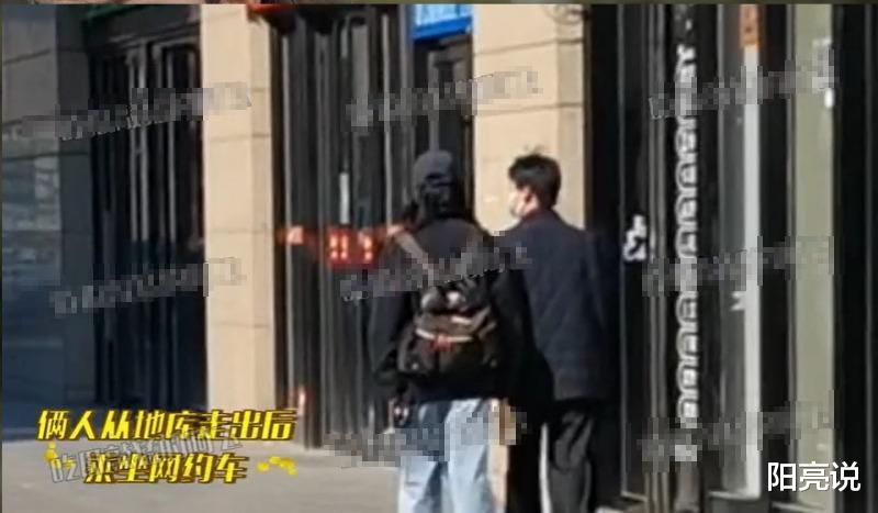 郭麒麟|郭麒麟再次被拍后，终于回应了：没恋爱，热吻是错位！