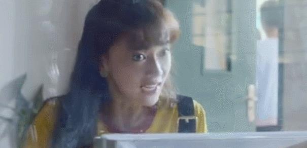 赵丽颖|摇头晃脑、五官乱飞，明明就不会演戏，就别硬尬“演技派”了