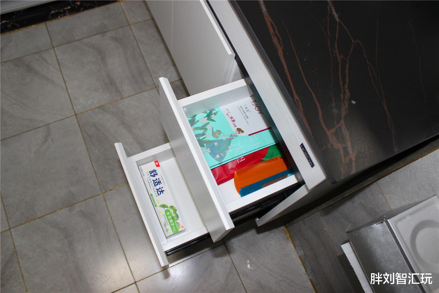 家装鼓捣记1:浴室柜还是要能放东西的才好用