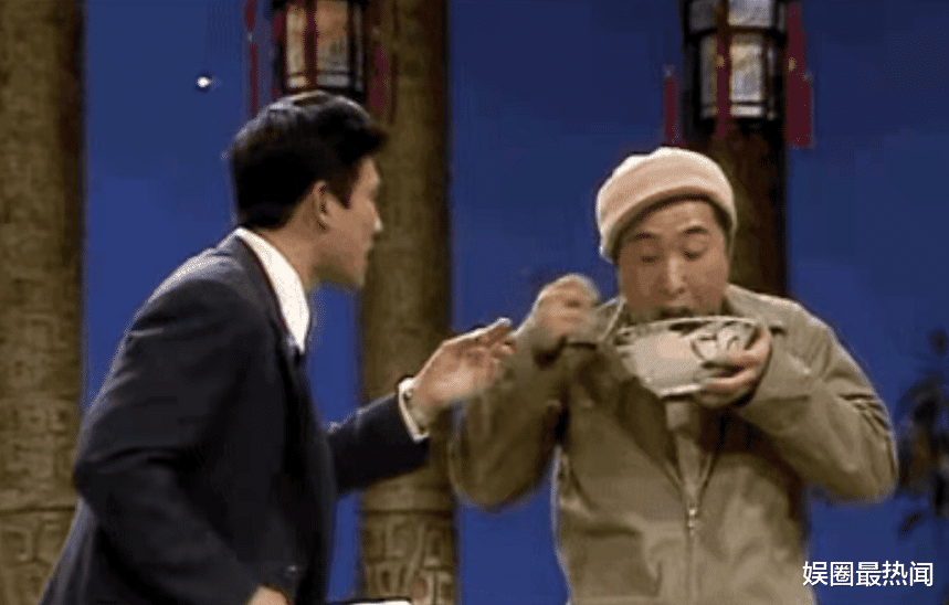 陈佩斯|陈佩斯也藏私房钱！和老婆当街吵架，儿子松手就怂，网友：妻管严