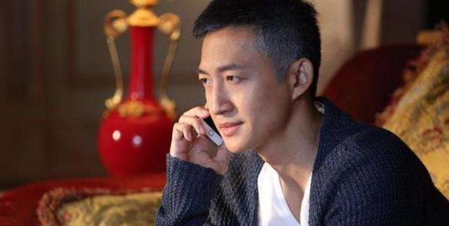 高斯|王阳：出道10年始终不红，40岁娶小妻子后爆红，娶了个旺夫的老婆