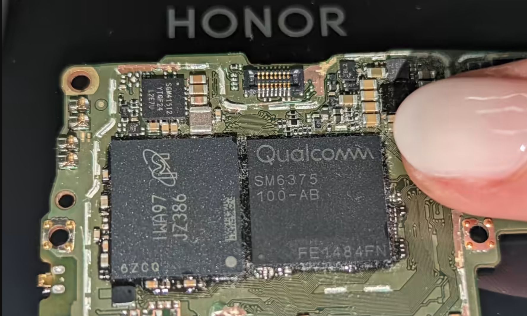 华为荣耀|荣耀 X30 5G 组件故障显示对美国的依赖高达 40%