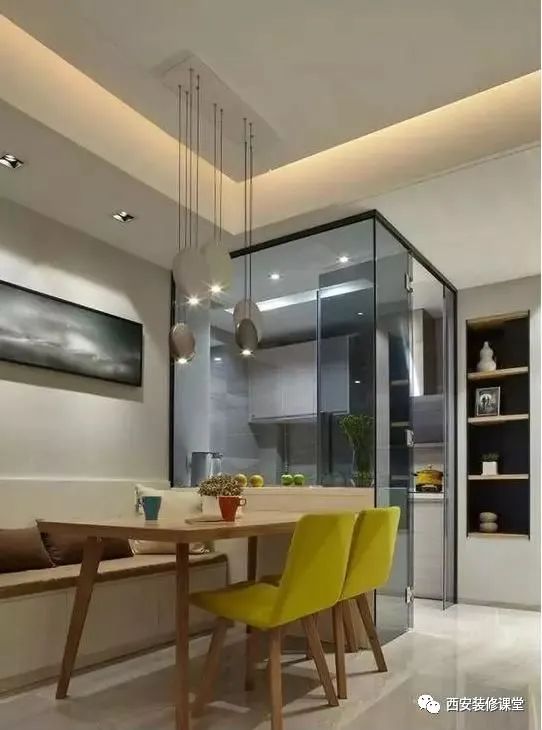 开放厨房怕油烟,这样做比开放还美,而且没有油烟