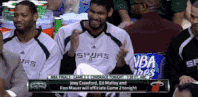 微笑|看一眼都是错！继微笑技犯后，NBA又出现瞪眼技犯
