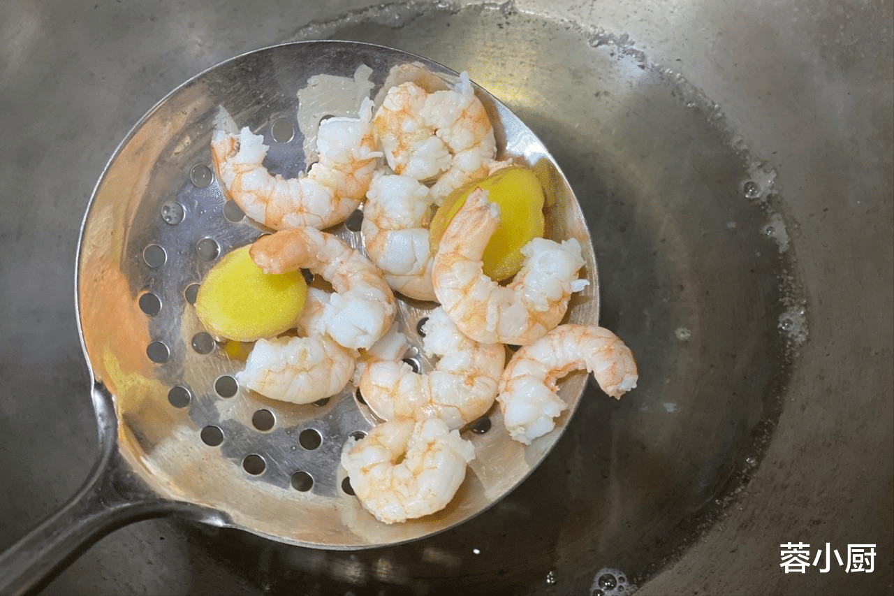 立春养生，饮食宜“少酸辣多辛甘”，2菜2肉2果要多吃，安稳过春