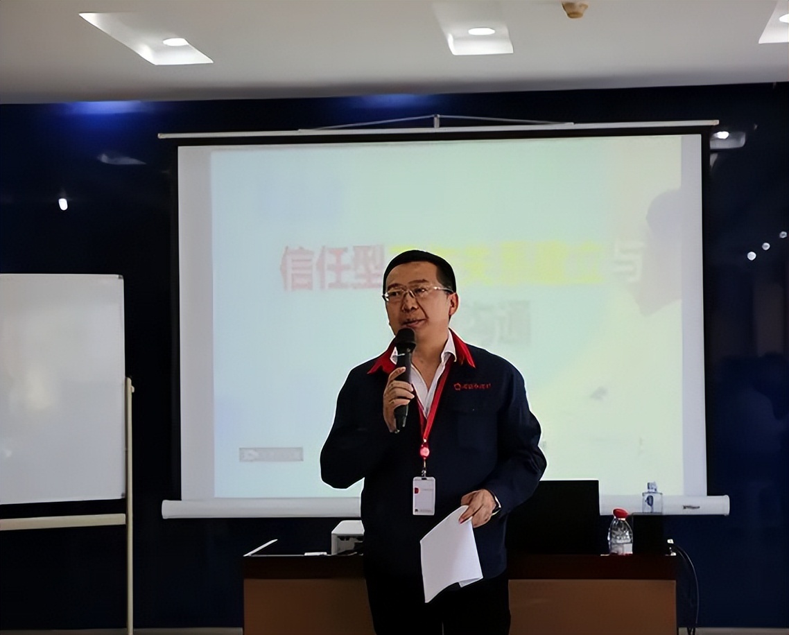 世界顶尖科学家弃美回国,又是一个“钱学森”,美方学者:亏大了
