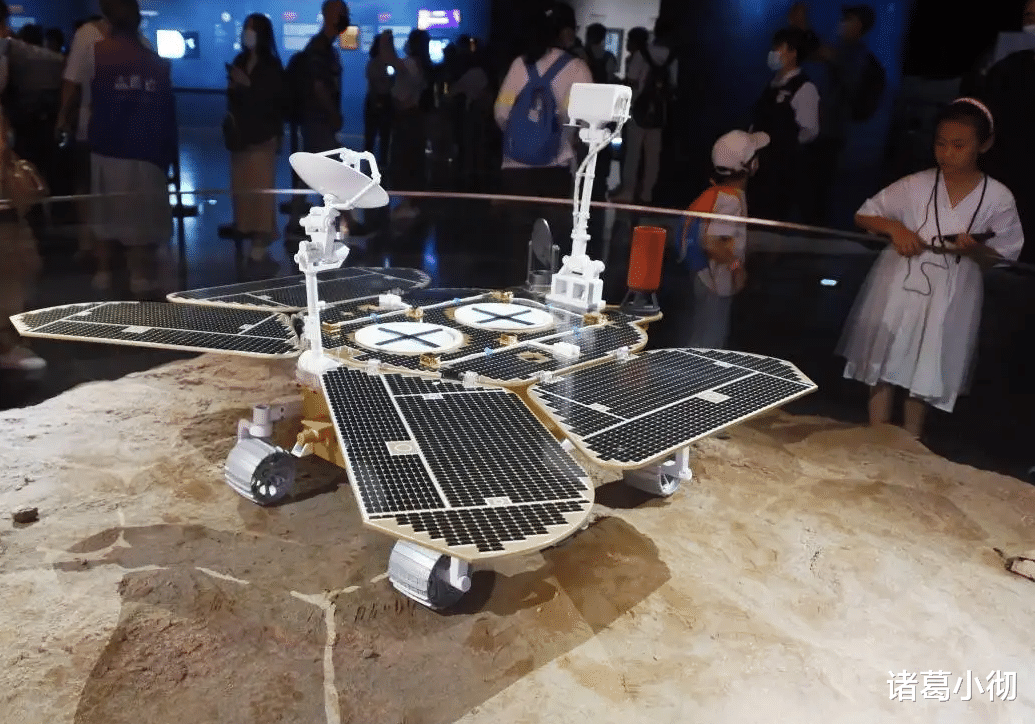 中国火星车没电了怎么办?美国机遇号续航15年,天问1号呢