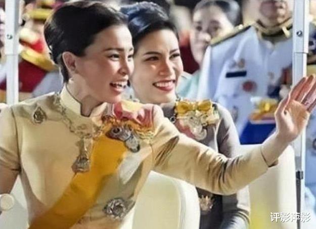 诗妮娜|诗妮娜母亲再度代女亮相，形单影只的她，担心贵妃前途暗淡