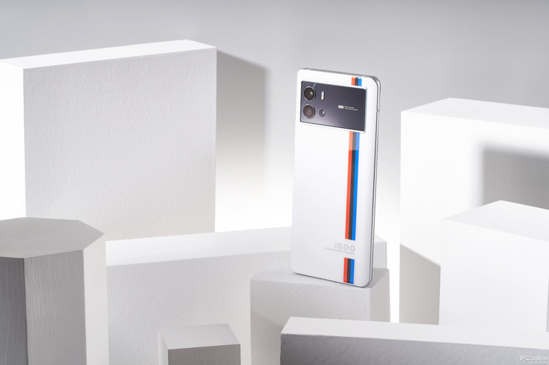 iqoo|业界第一款256GB起步的骁龙8旗舰上市