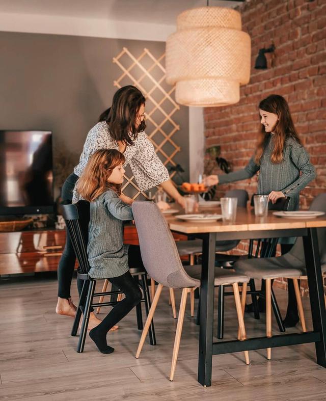 30岁波兰女主家,没有贵重物品但自然温暖,网友:身心变得平静