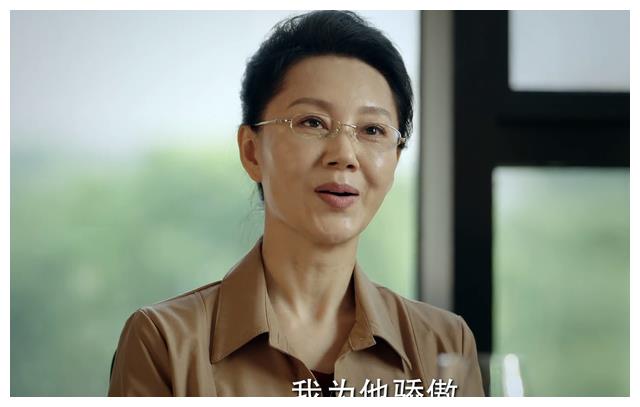 格温妮斯|《底线》符祥为何宁愿离婚，也不让吴华回公司？背后原因太现实