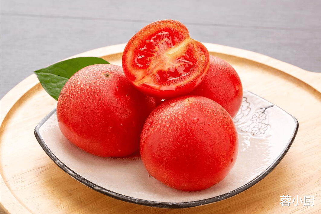 天热怕晒黑?建议“常食3菜,多喝2茶”,防晒黑,水润白皙过夏天