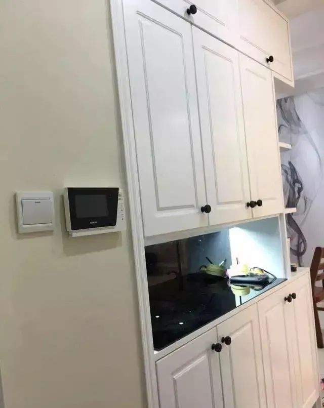 马上入住新家了忍不住晒一晒,朋友都夸客厅漂亮,尤其沙发墙!