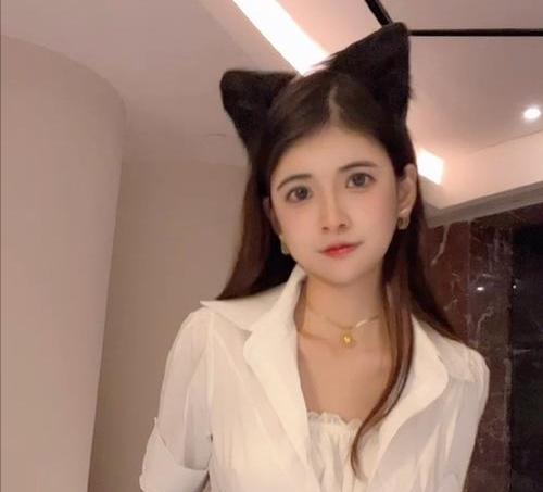女网红自曝成长经历:3年级被亲生父亲猥亵,连回忆都是痛