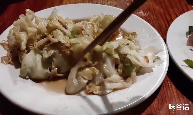 云南|外地小夫妻来云南，在景区点了一荤一素花了70元，端上来后傻了眼