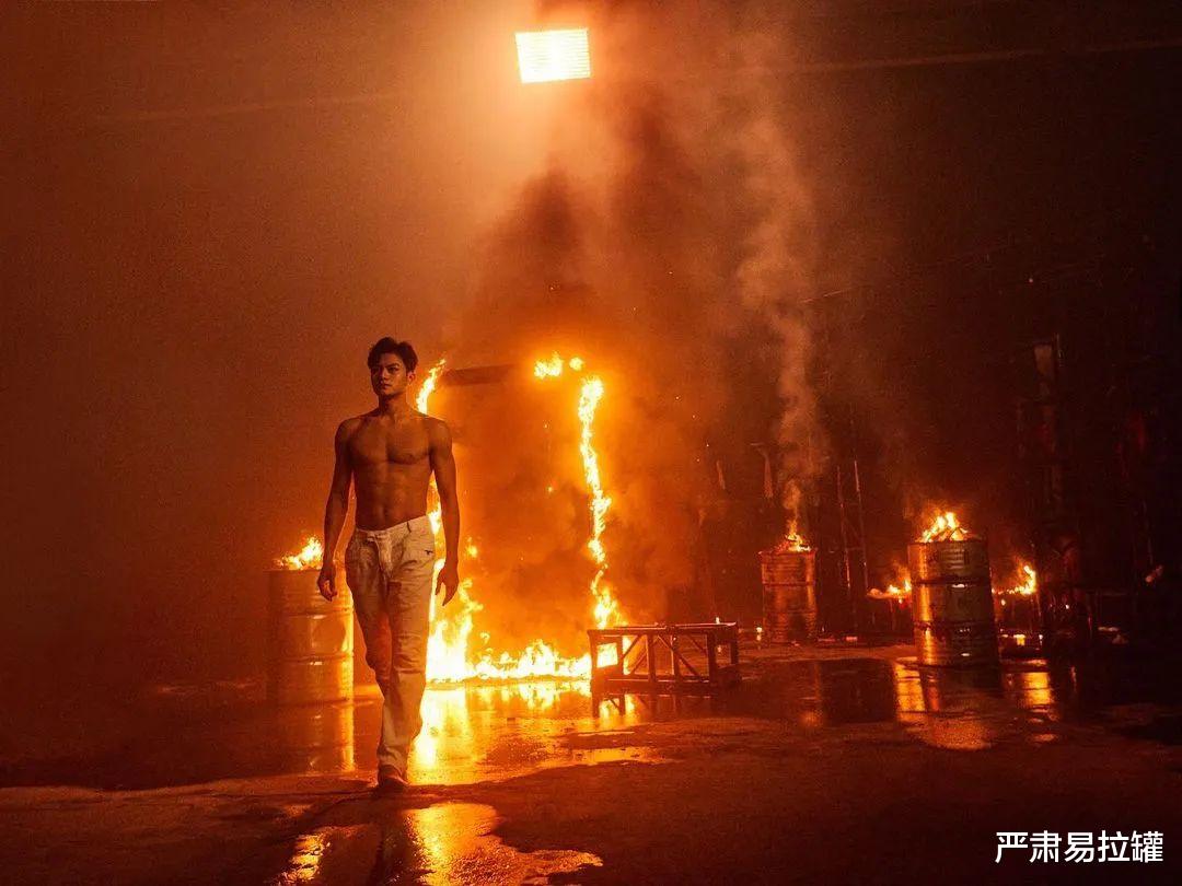 宋茜|第一位！中国芭蕾王子诞生，八块腹肌刷爆全网：谁说中国人当不上首席？