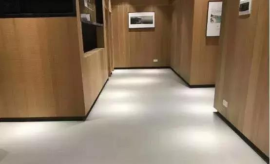 越来越多人家里装上“水泥地”了,难道是文化退步?太美观了吧