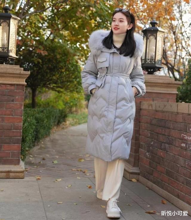羽绒服这么穿，也能时髦加倍