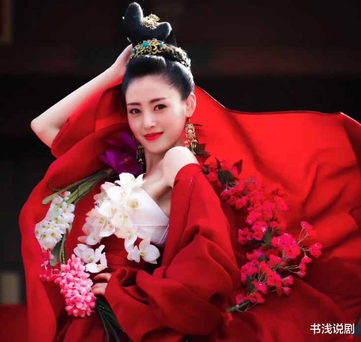 张天爱|曝光徐开骋后，张天爱转《阿麦从军》新照，网友点评好一致！