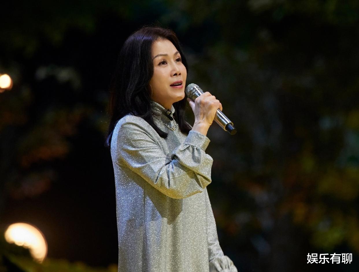 田震|天后田震终于复出,再次唱起《执着》,当年隐退有两点原因