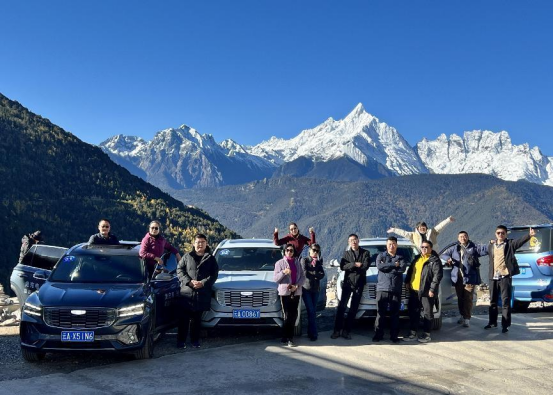 美丽|昆明中机星越L雷神Hi?F探秘秘境——香格里拉