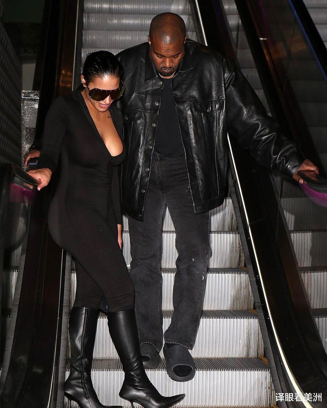 金·卡戴珊|金·卡戴珊巴黎时装周造型吸睛,穿胶带装亮相,网友问:这上厕所挺费劲吧