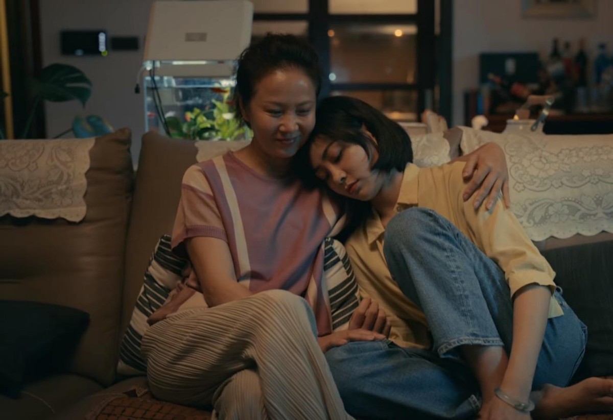 亲爱的小孩|《亲爱的小孩》2位金牌配角，戏里戏外是夫妻，结婚25年太幸福