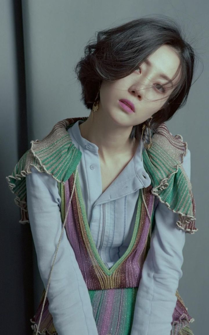 李溪芮|上综艺哭被嘲矫情，从“万年女二”到群像女主，一手好牌打得稀烂