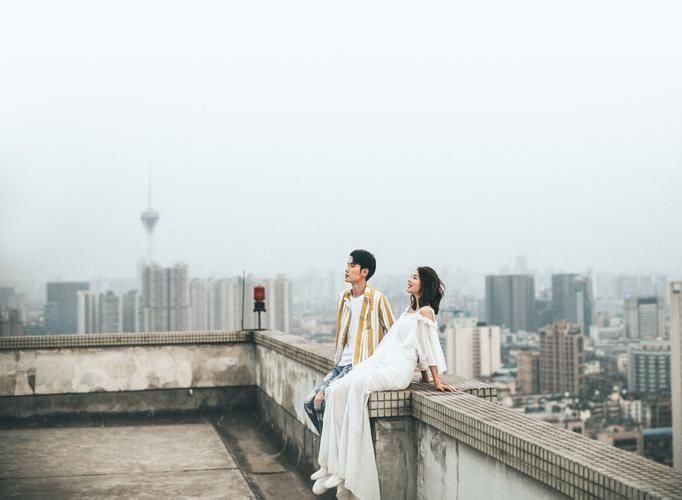 |《我拒绝恋爱,我只想搞事业!》:多女主无脑爽文,节奏感极强