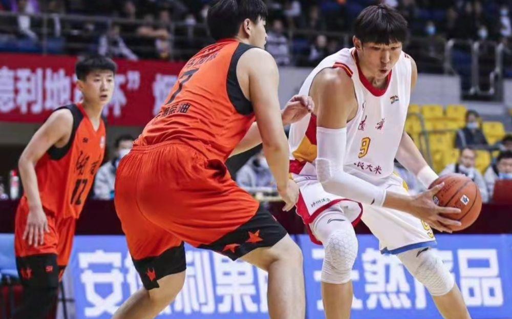 周琦|喜讯！周琦加盟CBA辽宁迎来可能，两大因素促使，周琦妻子介入