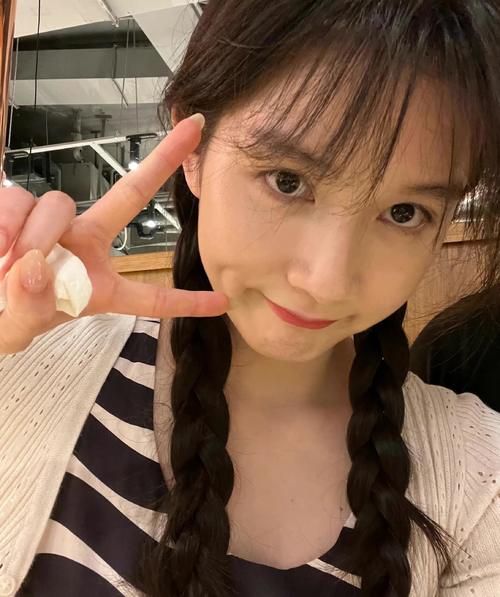 陈思诚|陈思诚女友阮巨，晒两人海南旅游甜蜜照片，两人爱得如胶似漆