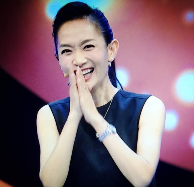 王芳|北京卫视一姐,嫁大15岁的先生身价过亿,一家其乐融融很幸福