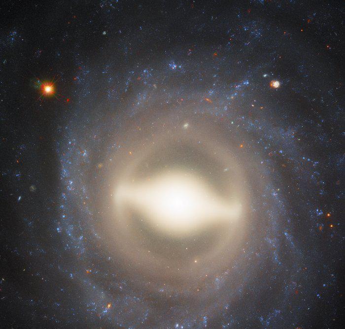 弗雷德·霍伊尔提出的“稳恒态宇宙模型”为什么会遭到摒弃?