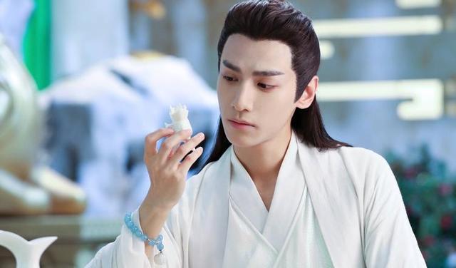 星落凝成糖|《星落凝成糖》与《香蜜沉沉烬如霜》是同位导演,为何质量差距大