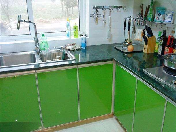 出差半年,90后妻子把每间屋都装修成绿色,看到卫生间我跪了!