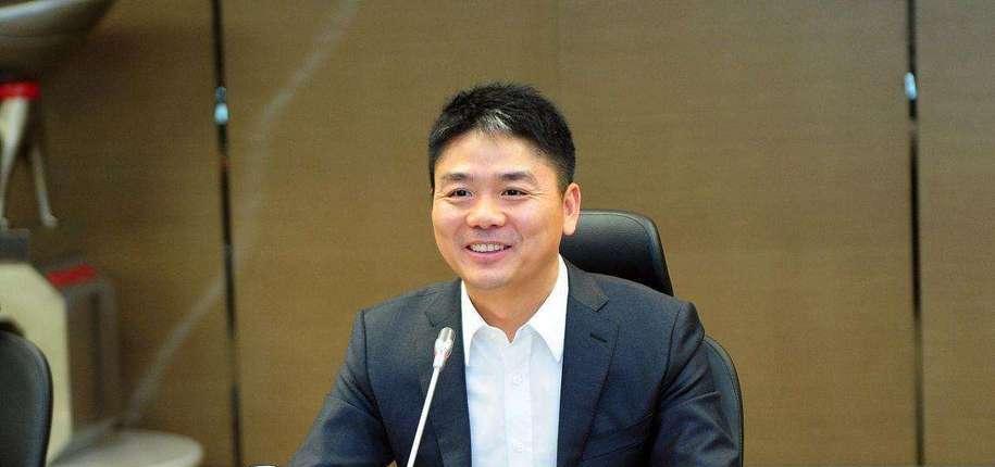 刘强东|时隔19年，刘强东与初恋龚晓京罕见同框！网友称：很久不见京东组合