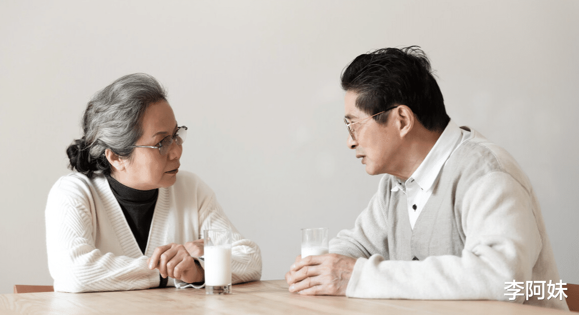 ?75岁老人把财产都给了侄子,却起诉女儿索要赡养费?