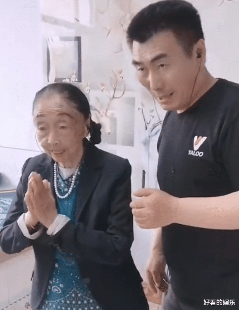 李玉成|李玉成买33W五粮液,85岁马玉琴却吃野菜,网友:不离留着过年?